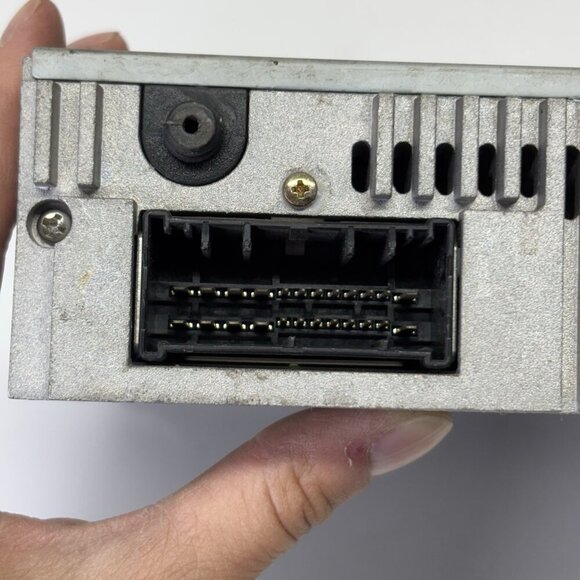 Hyundai Audio Radio AM FM MP3 CD Player Receiver Control System 06961-95011 OEM - Picture 9 of 10